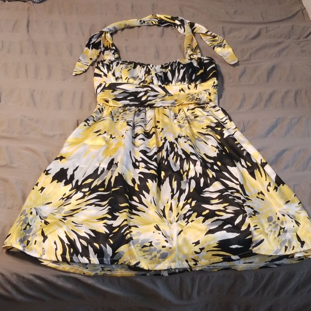 Black, white and yellow spring dress